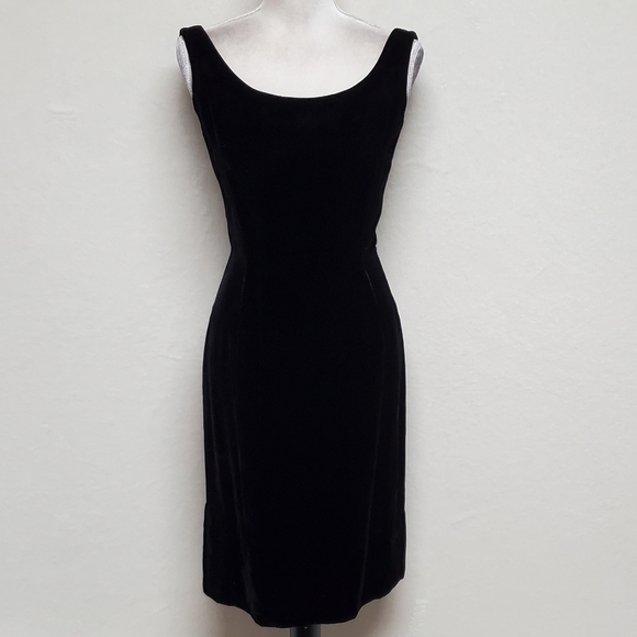 1940s ILGWU Vintage Black Velvet Sheath Dress Ruffle Tulle Collar Mini Cape Set - Picture 4 of 16